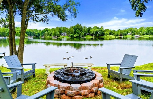 Livingston House | Lakefront @ Lake Anna, Deck, Boat House, Beach