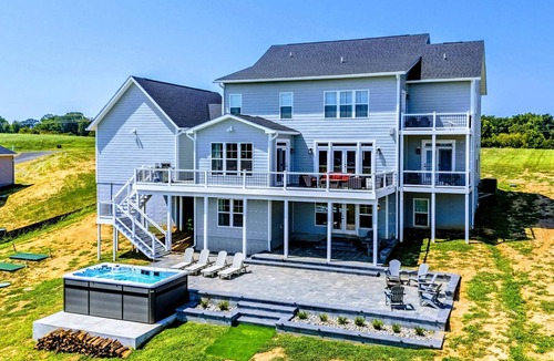 Mineral House | Lakefront Lake Anna, Dock, & Swim Spa