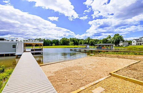 Mineral House | Lakefront Lake Anna, Dock, & Swim Spa