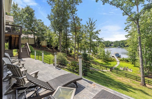 Mineral House | Lakefront Lake Anna, Dock, Views, Deck, Movies