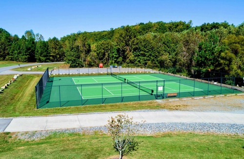 Mineral House | Lakefront Lake Anna, Fire Pit, Pool, Beach