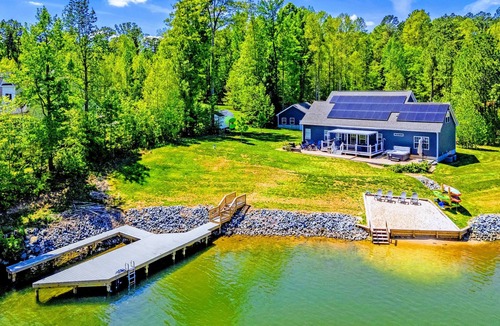 Mineral House | Lakefront Lake Anna, Hot Tub, Pool, Beach