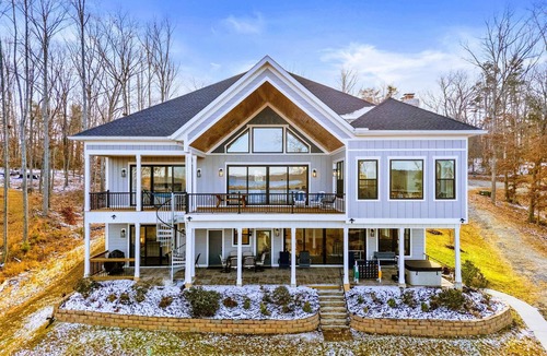 Mineral House | Lakefront Lake Anna, Hot Tub, Boat Dock