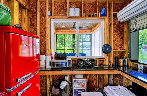 Bumpass House | Lakefront Lake Anna, Pool, Boat Dock, Deck Vie