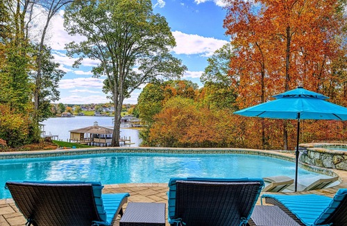 Livingston House | Lakefront Lake Anna, Pool, Spa, Dock