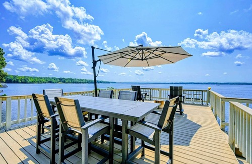 Bumpass House | Lakefront Lake Anna Views, Dock, Beach