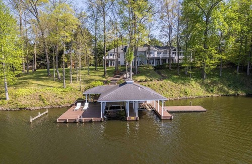 Livingston House | Lakefront Lake Anna, Views, Boat Dock, Hot Tub