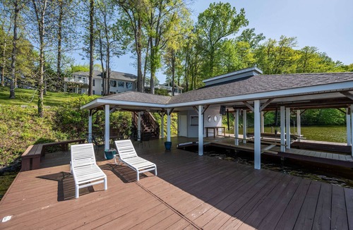 Livingston House | Lakefront Lake Anna, Views, Boat Dock, Hot Tub