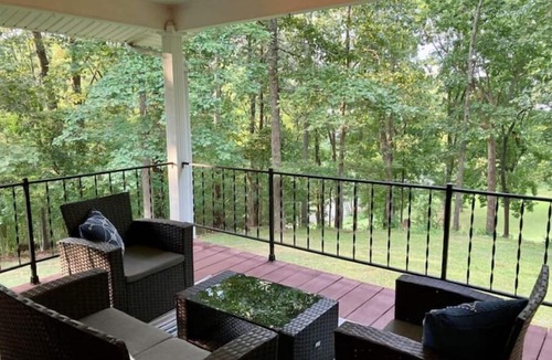 Kuttawa House | Lakefront Lake Barkley- Renovated Nature Retreat