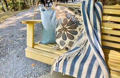 Kuttawa House | Lakefront Lake Barkley- Renovated Nature Retreat