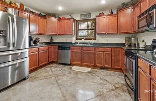 Rambo Riviera House | Lakefront, Lakeviews Cedar Cabin in Rope Swing Cove- "Bear Den"!