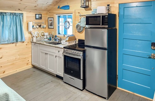 Orland Cabin | Lakefront Lighthouse Tiny Cabin @ Getogether Stays