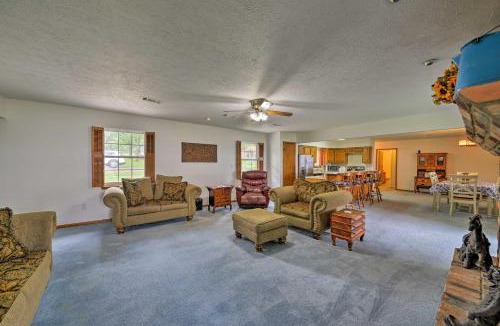 West Livingston House | Lakefront Livingston Home w/Dock, 1 Mi to Launch!