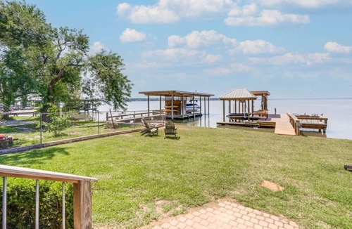 West Livingston House | Lakefront Livingston Retreat w Dock & Fire Pit!