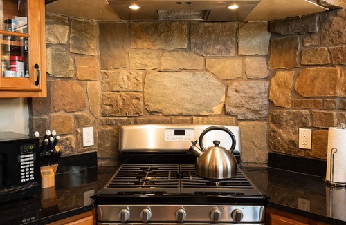 Wetmore Cabin | Lakefront Lodge near Pictured Rocks – Peaceful, with Kayaks and Pizza Ovens