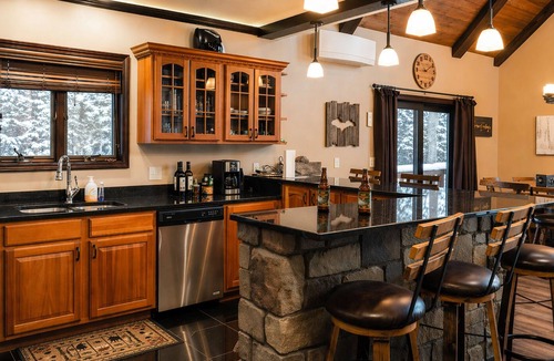 Wetmore Cabin | Lakefront Lodge near Pictured Rocks – Peaceful, with Kayaks and Pizza Ovens