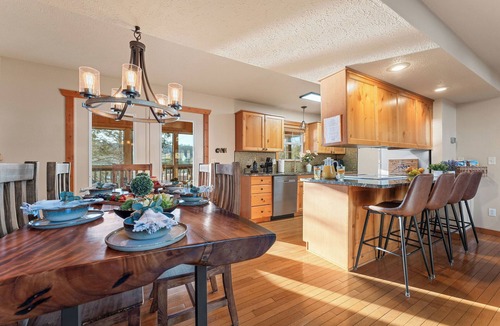 Reeds Spring Cabin | Lakefront Lodge | Pools, Golf, Views, Branson, SDC