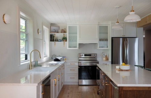 Selwyn Cabin | Lakefront Lodge Suite - The Forest Hill Lodge