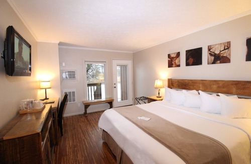 McHenry Hotel | LakeFront Lodge