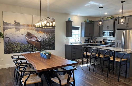 Hollister House | Lakefront Lodge with Sunrises, Hot Tub, Game Room Indoor Pool, Pickleball, More!