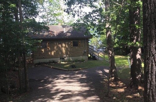 Weeks Mills Cabin | Lakefront Log Cabin