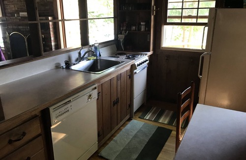 Bridgton Cottage | Lakefront Log Cabin!