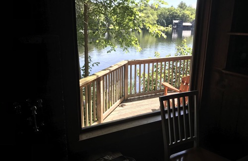 Bridgton Cottage | Lakefront Log Cabin!