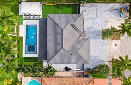 Ludlam House | Lakefront Lux Villa w/Games, Spa, BBQ, Pool & Fun