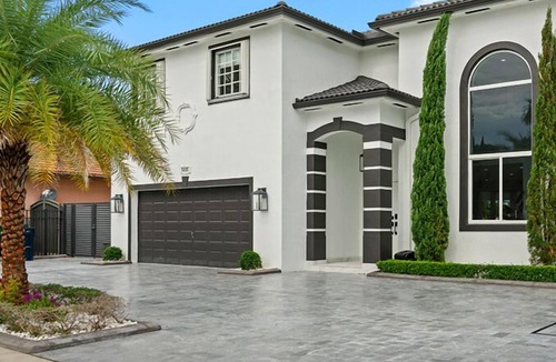 Ludlam House | Lakefront Lux Villa w/Games, Spa, BBQ, Pool & Fun