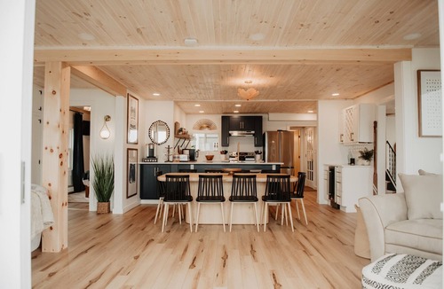 Auburn House | Lakefront Luxe | Dock, Kayaks & Modern Design