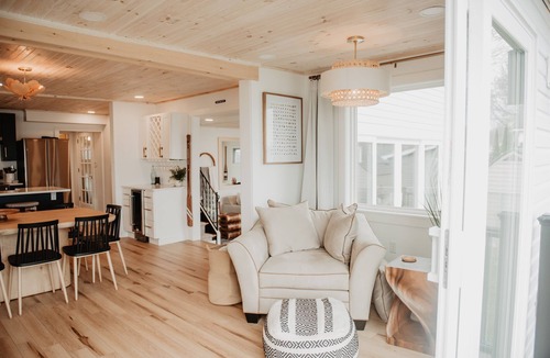 Auburn House | Lakefront Luxe | Dock, Kayaks & Modern Design