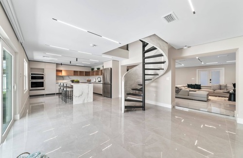 Miami Gardens House | Lakefront Luxe Near Hard Rock Stadium Pool & BBQ