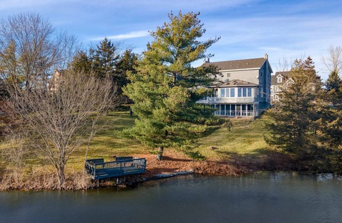 Athens House | Lakefront Luxe Retreat | Beach, Pools, Pickleball