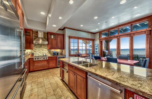 Sierra Shores Condo | Lakefront Luxury, Walkable, Gym, Hot Tub | PEAK 15