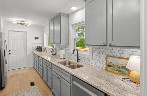 Bella Vista House | Lakefront, luxury beds, hot tub, fire pit, game room, private dock, kayaks