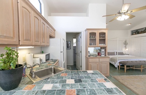 Burnet House | Lakefront Luxury-breathtaking Views-games-firepit