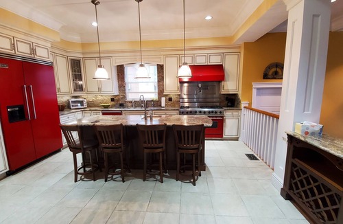 Hamlin House | Lakefront Luxury Mansion in HideOut