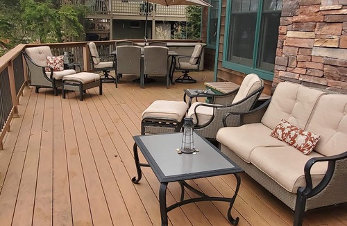 Hamlin House | Lakefront Luxury Mansion in HideOut