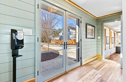Mayhew House | Lakefront Luxury Newly Renovated-Firepit, HotTub, Featured in Southern Living