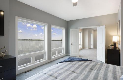 Mound House | Lakefront Luxury