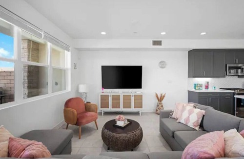 Terra Lago Villa | Lakefront Luxury Villa 4 bedroom+loft with Pool