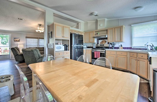 Enchanted Oaks House | Lakefront Mabank Gem w/Sunset Views: Pets Welcome