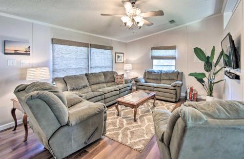 Enchanted Oaks House | Lakefront Mabank Gem w/Sunset Views: Pets Welcome