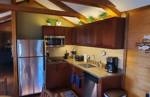 Leesburg Cabin | Lakefront Magic Wilderness Cabin