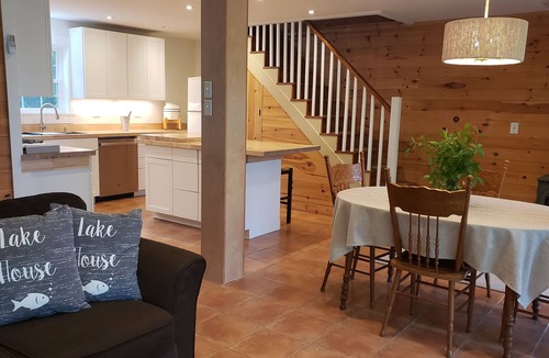 Plymouth House | Lakefront Maine Home - year round