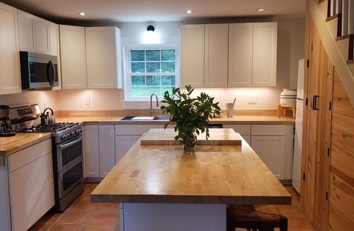 Plymouth House | Lakefront Maine Home - year round