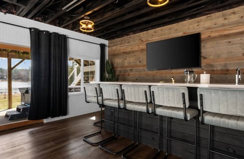 Smyrna House | Lakefront Maston Haven
