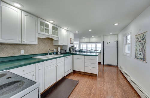 Sturgis Cottage | Lakefront Michigan Cottage - Deck, Grill & Kayaks!