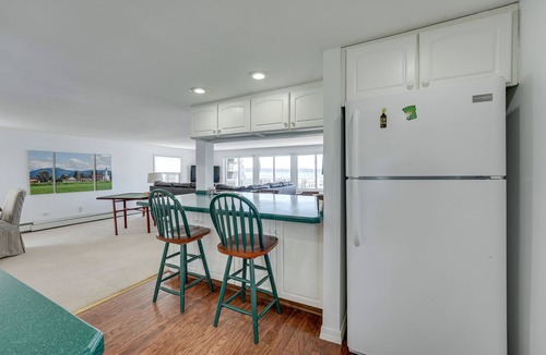 Sturgis Cottage | Lakefront Michigan Cottage - Deck, Grill & Kayaks!