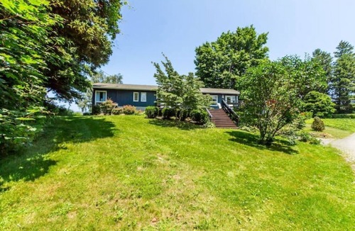 Williamson Cottage | Lakefront Midcentury Cottage